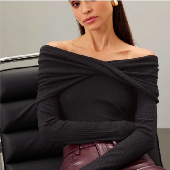 Club Monaco Off The Shoulder Sweater Top Black Rib Knit Size Medium - Picture 1 of 8